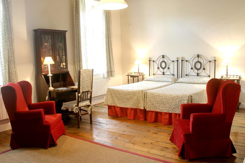 Hotel Casona El Arral ลิเออร์กาเนส ห้อง รูปภาพ