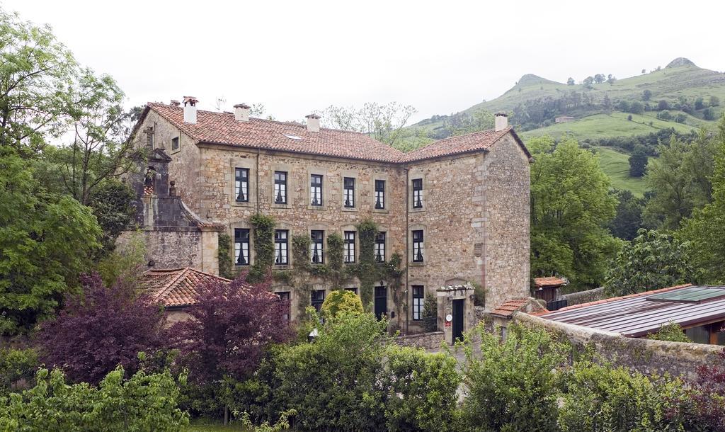 Hotel Casona El Arral ลิเออร์กาเนส ภายนอก รูปภาพ