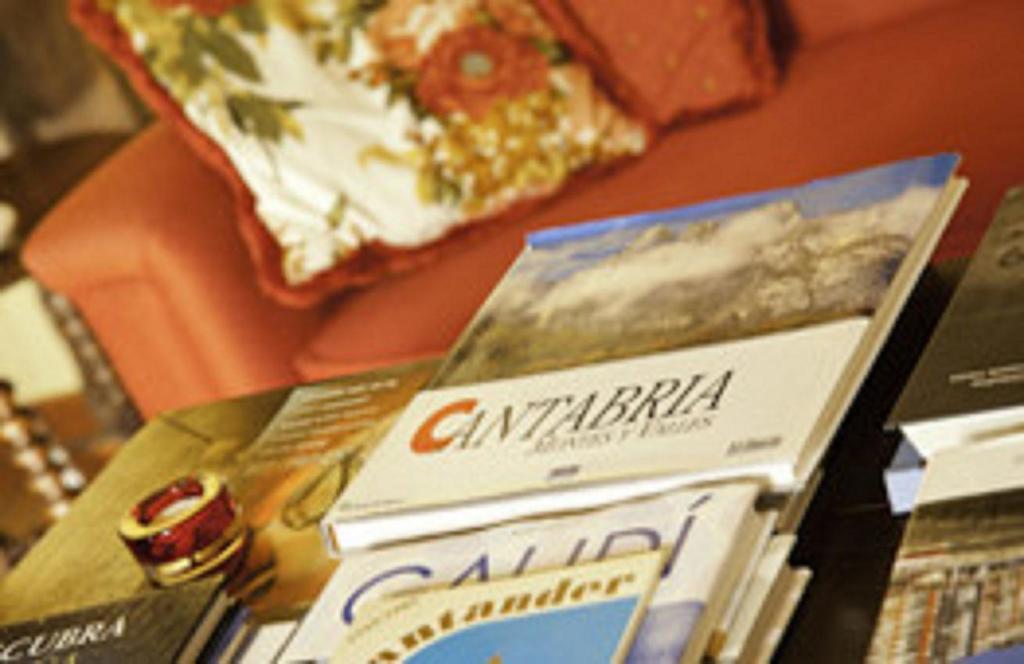 Hotel Casona El Arral ลิเออร์กาเนส ภายนอก รูปภาพ